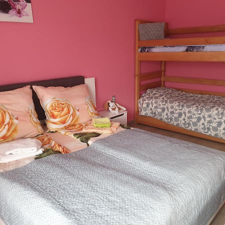 Kolibri 2 Vendeghaz Apartment มูราฮาลอม ภายนอก รูปภาพ