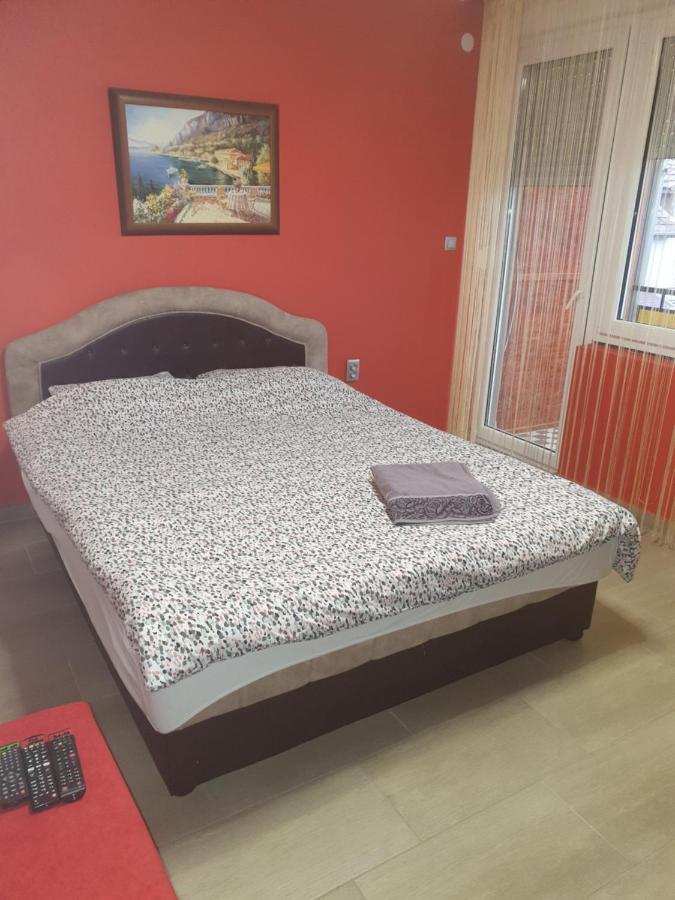 Kolibri 2 Vendeghaz Apartment มูราฮาลอม ภายนอก รูปภาพ