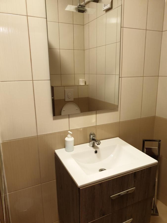 Kolibri 2 Vendeghaz Apartment มูราฮาลอม ภายนอก รูปภาพ